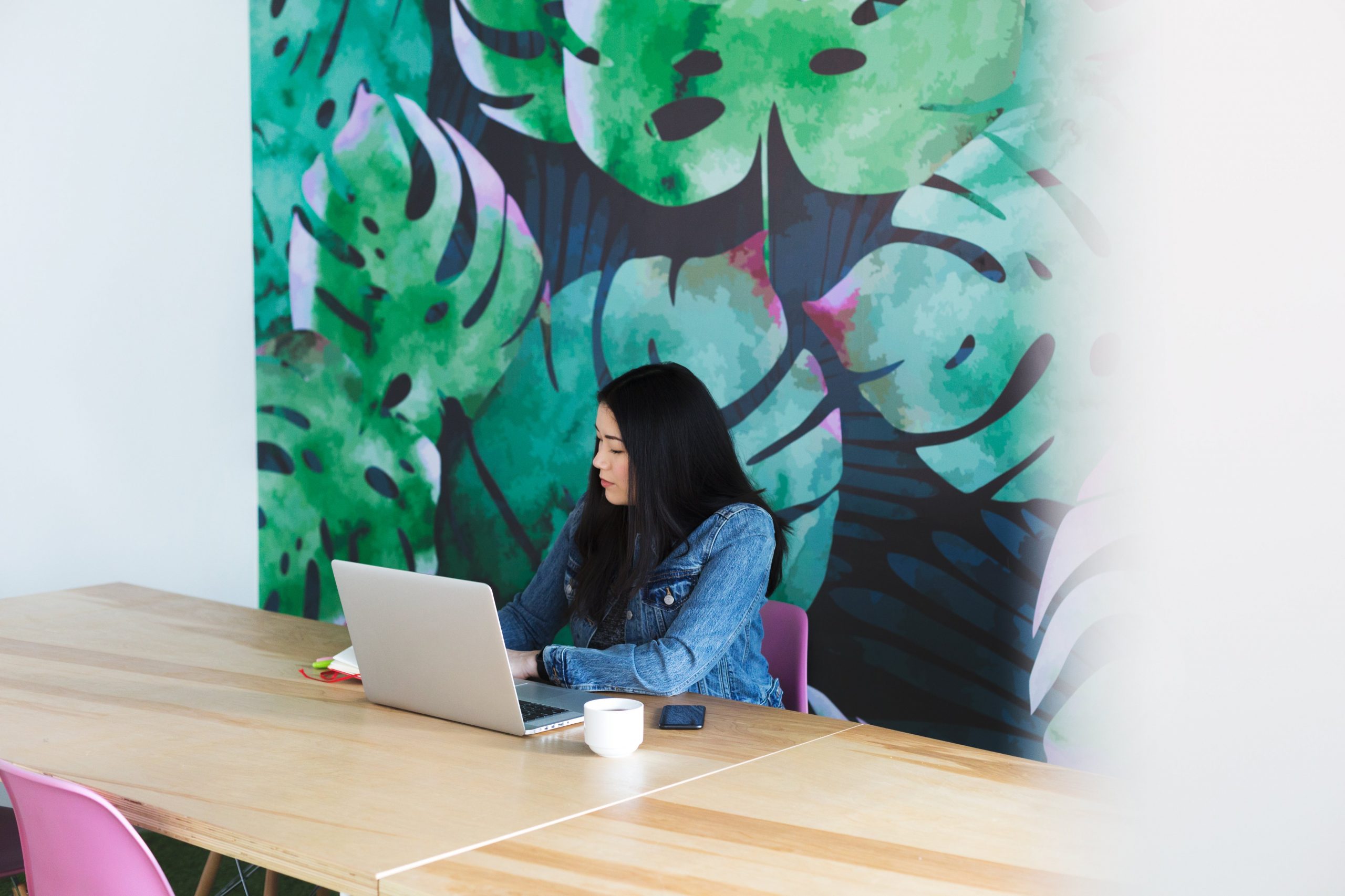 Digital Workspace green leaf wallpaper