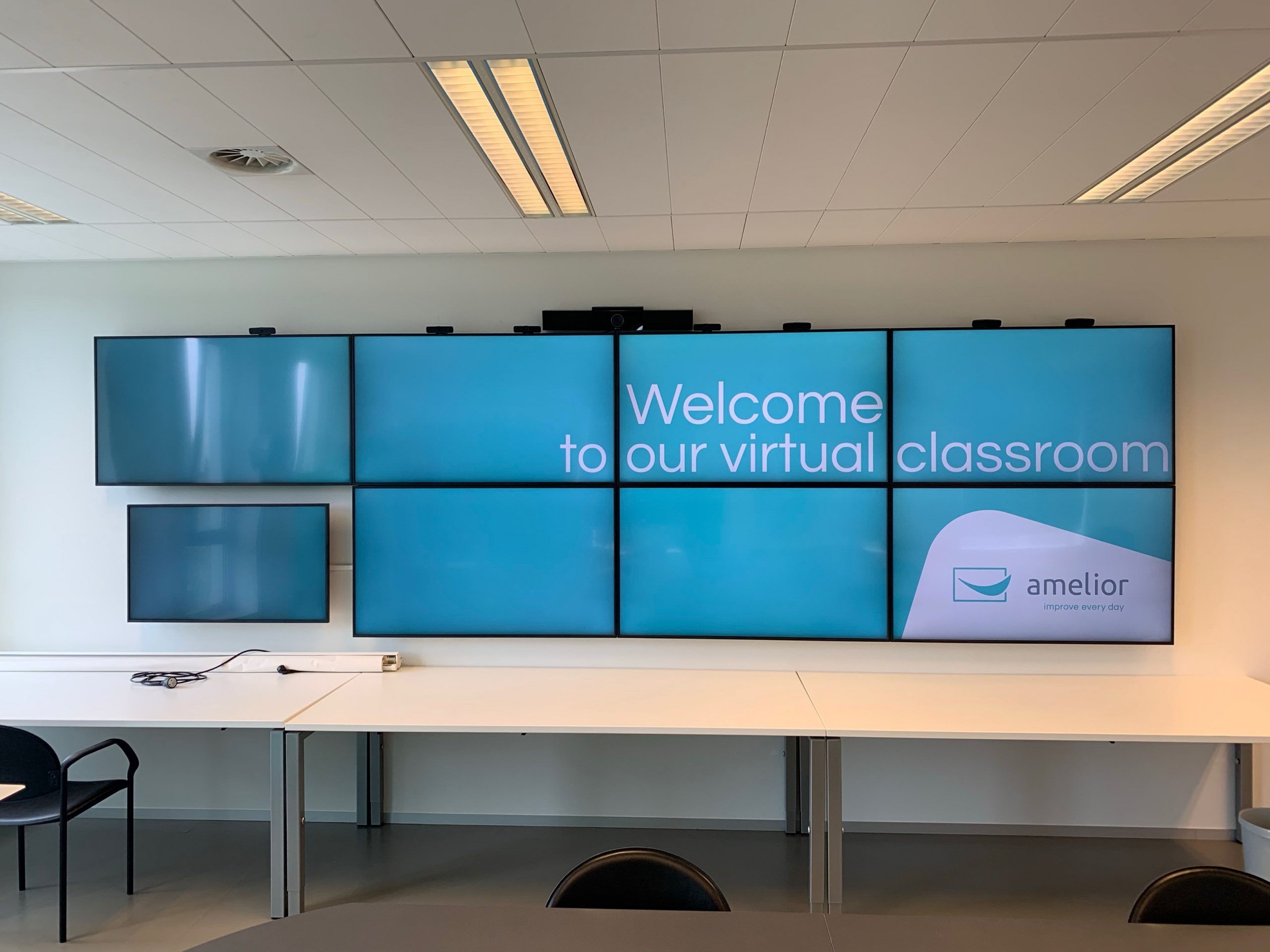 Digital screens virtual classroom Axians amelior case study